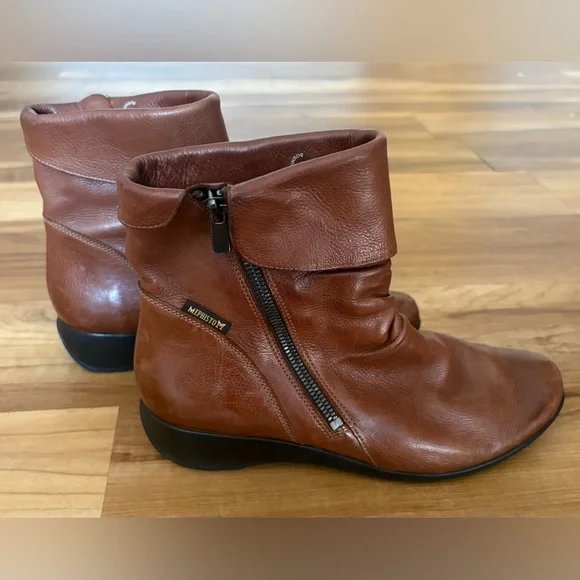 Mephisto, Brown Leather Seddy Ankle Boots, Size 7 - Picture 2 of 9